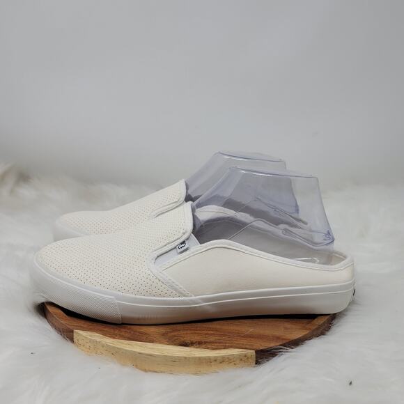 LAM Women's White Slip-On Athletic Comfort Shoe 9 - Picture 2 of 7